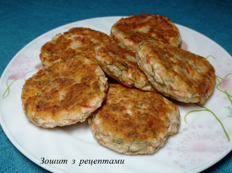 Солоні сирники з крабовими паличками